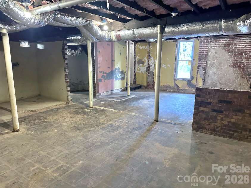 1214 York Street, Gastonia, NC 28052.  MLS# CAR4403849, YatesRealty ID 36712. 