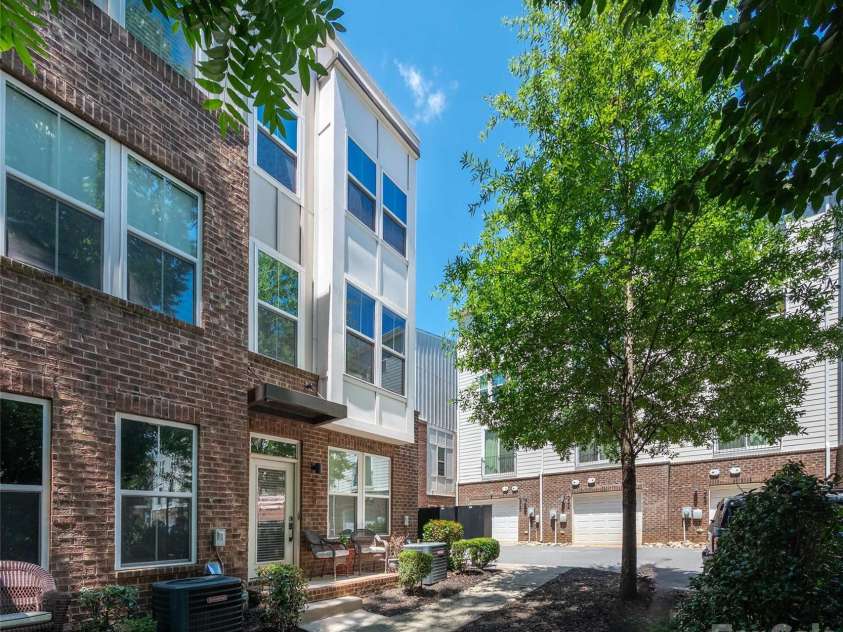 511 Old Mill Road, Charlotte, NC 28206.  MLS# CAR4403394, YatesRealty ID 36713. 