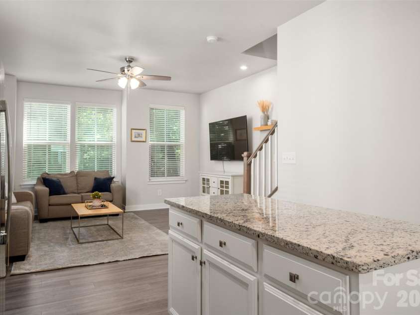 511 Old Mill Road, Charlotte, NC 28206.  MLS# CAR4403394, YatesRealty ID 36713. 