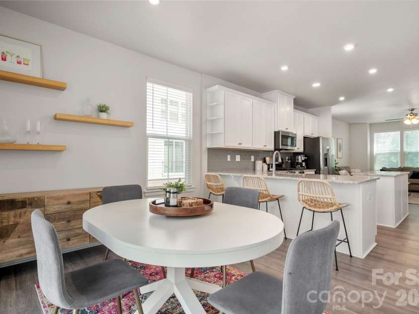 511 Old Mill Road, Charlotte, NC 28206.  MLS# CAR4403394, YatesRealty ID 36713. 