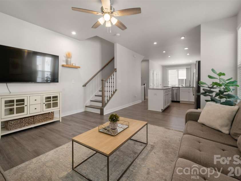 511 Old Mill Road, Charlotte, NC 28206.  MLS# CAR4403394, YatesRealty ID 36713. 