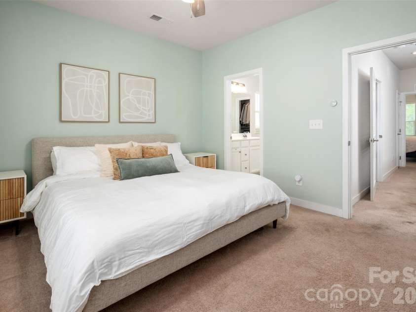 511 Old Mill Road, Charlotte, NC 28206.  MLS# CAR4403394, YatesRealty ID 36713. 
