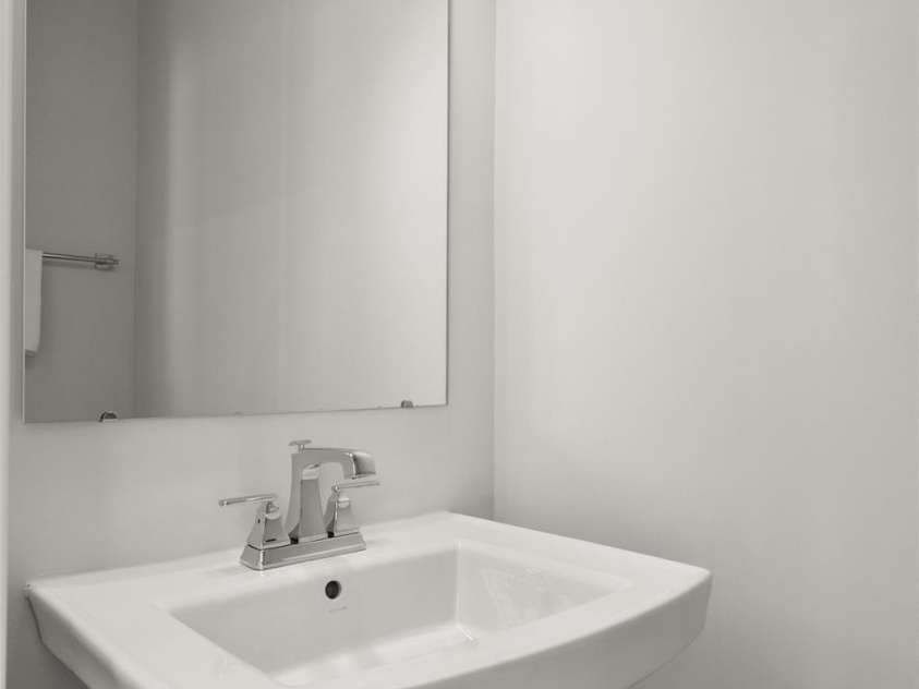 511 Old Mill Road, Charlotte, NC 28206.  MLS# CAR4403394, YatesRealty ID 36713. Powder room