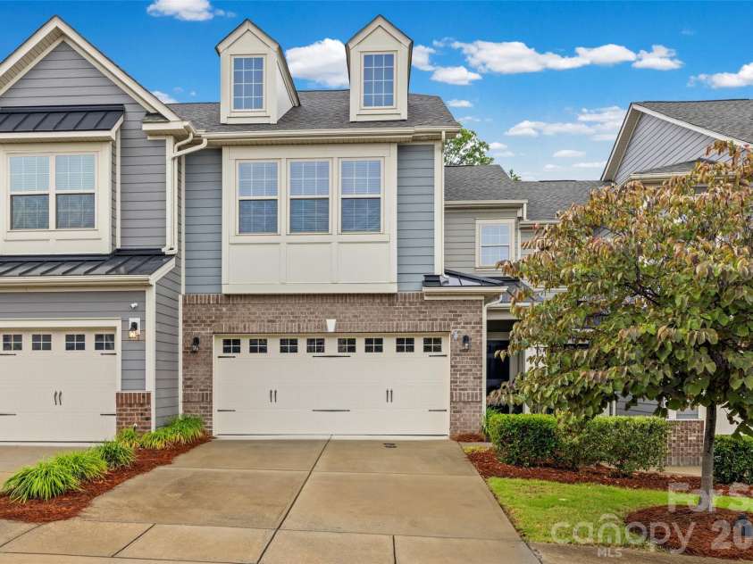 623 Amber Meadows Way, Fort Mill, SC 29708.  MLS# CAR4402607, YatesRealty ID 36714. Front View of Home