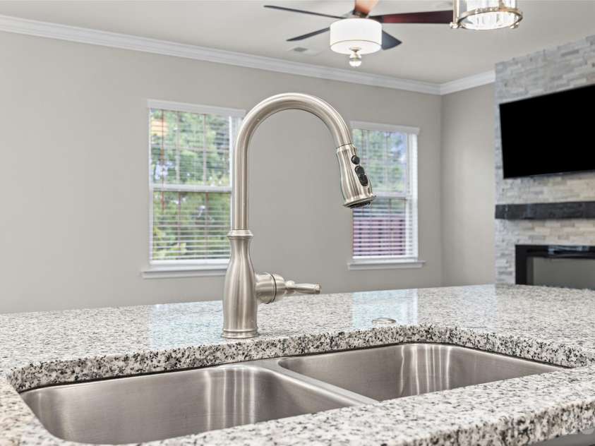 623 Amber Meadows Way, Fort Mill, SC 29708.  MLS# CAR4402607, YatesRealty ID 36714. Kitchen