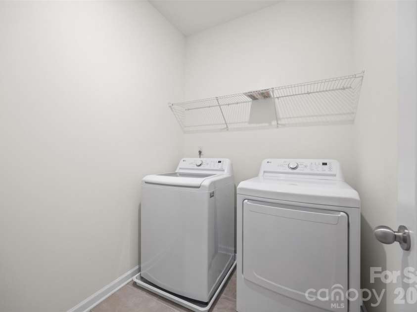 623 Amber Meadows Way, Fort Mill, SC 29708.  MLS# CAR4402607, YatesRealty ID 36714. Laundry Room