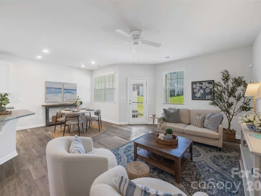 711 Still Oak Trail, Fort Mill, SC 29708.  MLS# CAR4385661, YatesRealty ID 36715. Open and light