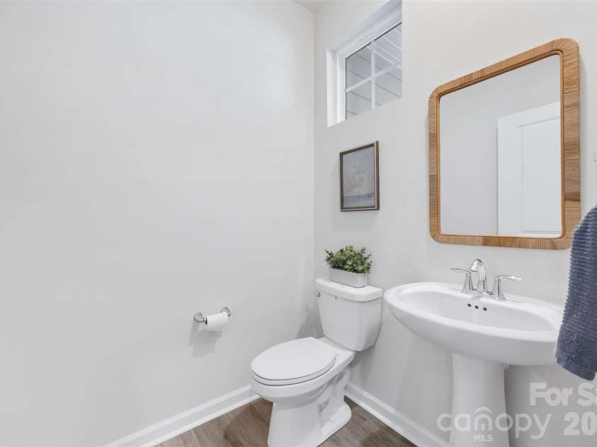 711 Still Oak Trail, Fort Mill, SC 29708.  MLS# CAR4385661, YatesRealty ID 36715. Powder Room