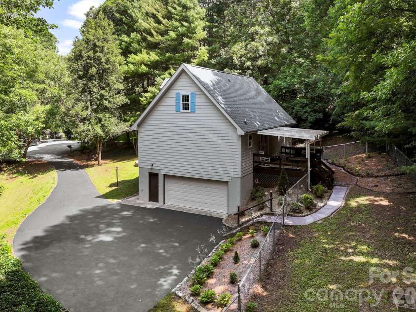 209 Mint Way, Flat Rock, NC 28731.  MLS# CAR4396693, YatesRealty ID 36716. 