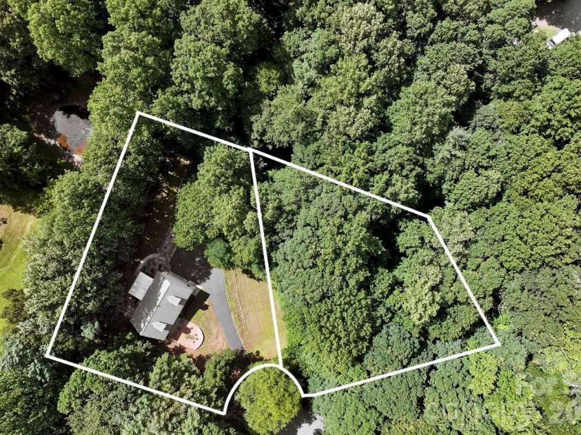 209 Mint Way, Flat Rock, NC 28731.  MLS# CAR4396693, YatesRealty ID 36716. 