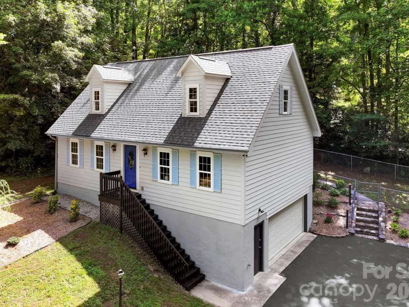 209 Mint Way, Flat Rock, NC 28731.  MLS# CAR4396693, YatesRealty ID 36716. 