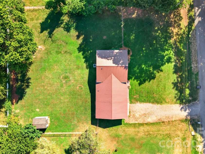 823 Flint Drive, Statesville, NC 28677.  MLS# CAR4403373, YatesRealty ID 36717. 