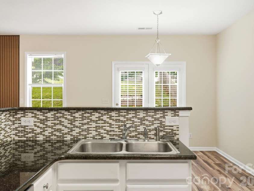 125 Morrocroft Lane, Mooresville, NC 28117.  MLS# CAR4397843, YatesRealty ID 36718. 