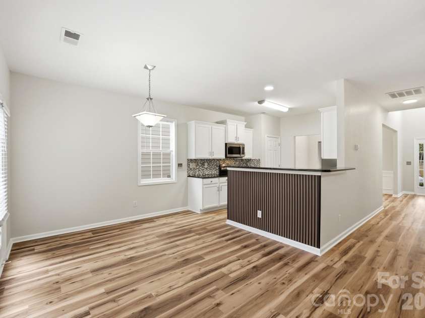 125 Morrocroft Lane, Mooresville, NC 28117.  MLS# CAR4397843, YatesRealty ID 36718. 
