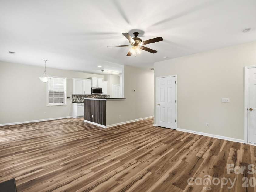 125 Morrocroft Lane, Mooresville, NC 28117.  MLS# CAR4397843, YatesRealty ID 36718. 