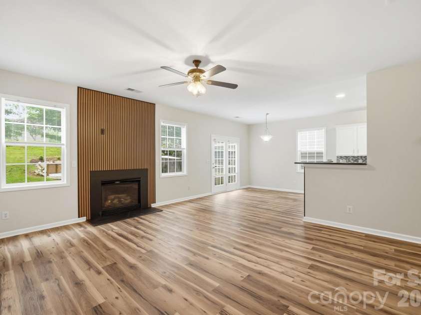 125 Morrocroft Lane, Mooresville, NC 28117.  MLS# CAR4397843, YatesRealty ID 36718. 
