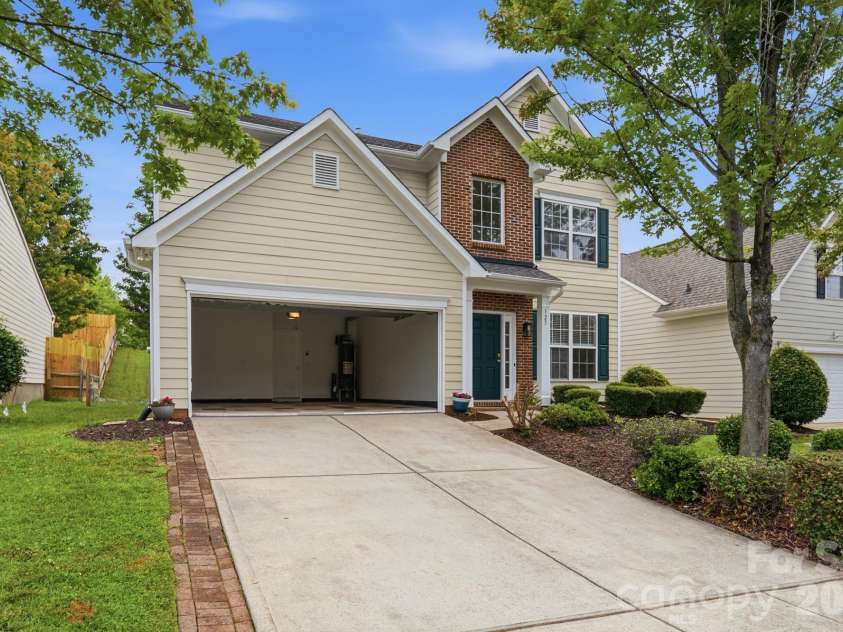 125 Morrocroft Lane, Mooresville, NC 28117.  MLS# CAR4397843, YatesRealty ID 36718. 