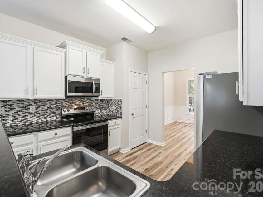 125 Morrocroft Lane, Mooresville, NC 28117.  MLS# CAR4397843, YatesRealty ID 36718. 