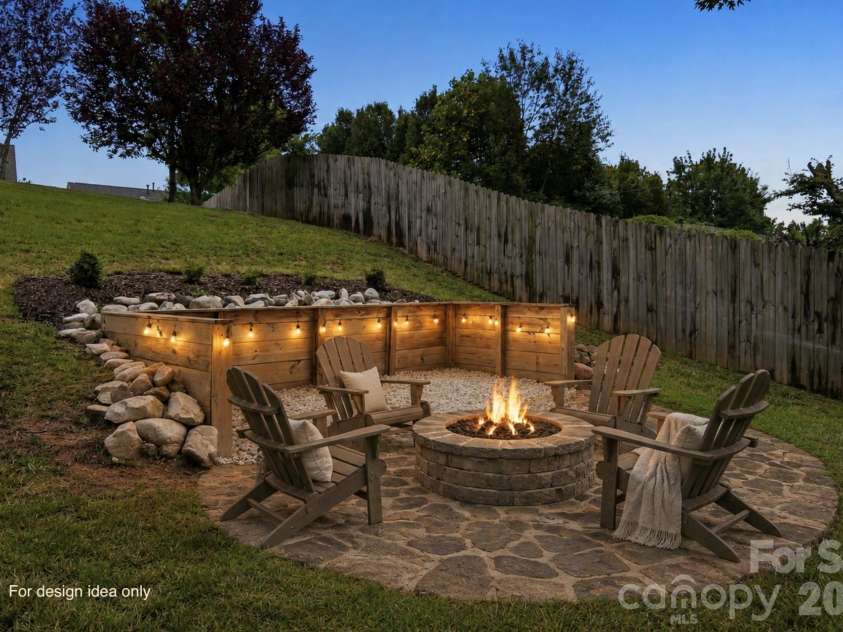 125 Morrocroft Lane, Mooresville, NC 28117.  MLS# CAR4397843, YatesRealty ID 36718. 
