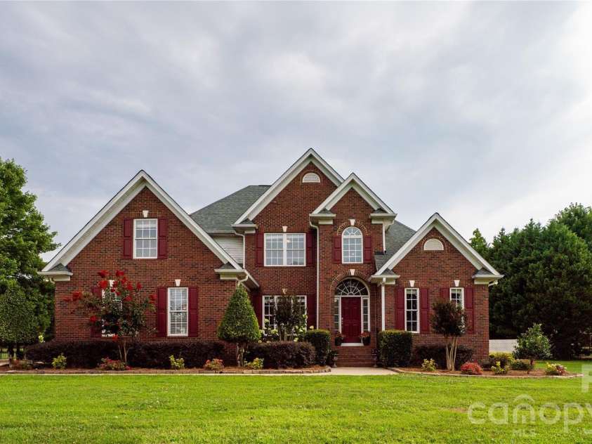 527 Hallman Drive, Rock Hill, SC 29732.  MLS# CAR4401140, YatesRealty ID 36719. 