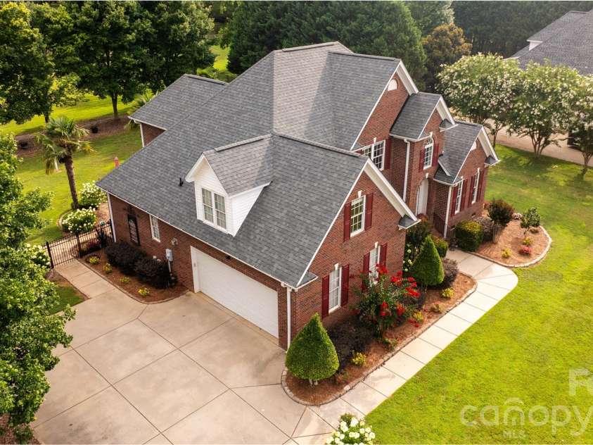 527 Hallman Drive, Rock Hill, SC 29732.  MLS# CAR4401140, YatesRealty ID 36719. 