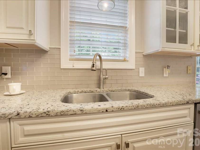 527 Hallman Drive, Rock Hill, SC 29732.  MLS# CAR4401140, YatesRealty ID 36719. 