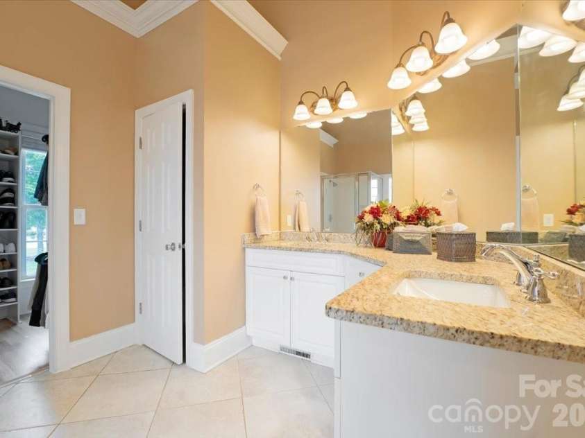527 Hallman Drive, Rock Hill, SC 29732.  MLS# CAR4401140, YatesRealty ID 36719. 
