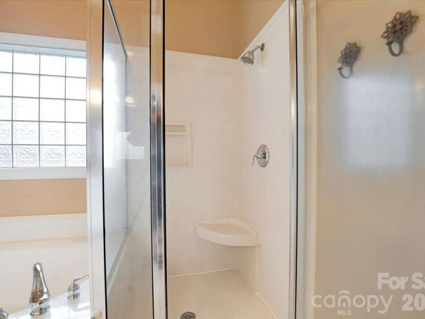 527 Hallman Drive, Rock Hill, SC 29732.  MLS# CAR4401140, YatesRealty ID 36719. 