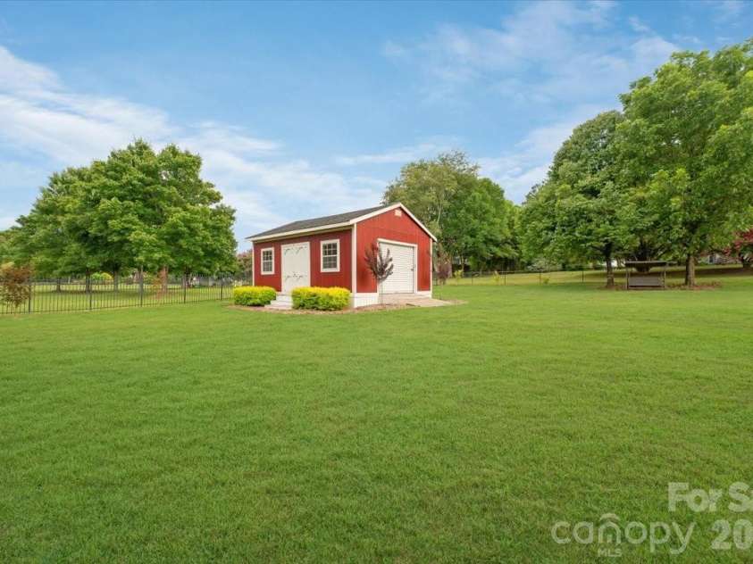 527 Hallman Drive, Rock Hill, SC 29732.  MLS# CAR4401140, YatesRealty ID 36719. 