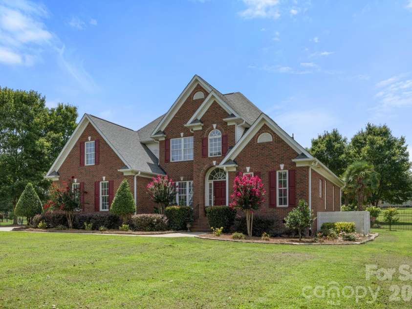 527 Hallman Drive, Rock Hill, SC 29732.  MLS# CAR4401140, YatesRealty ID 36719. 