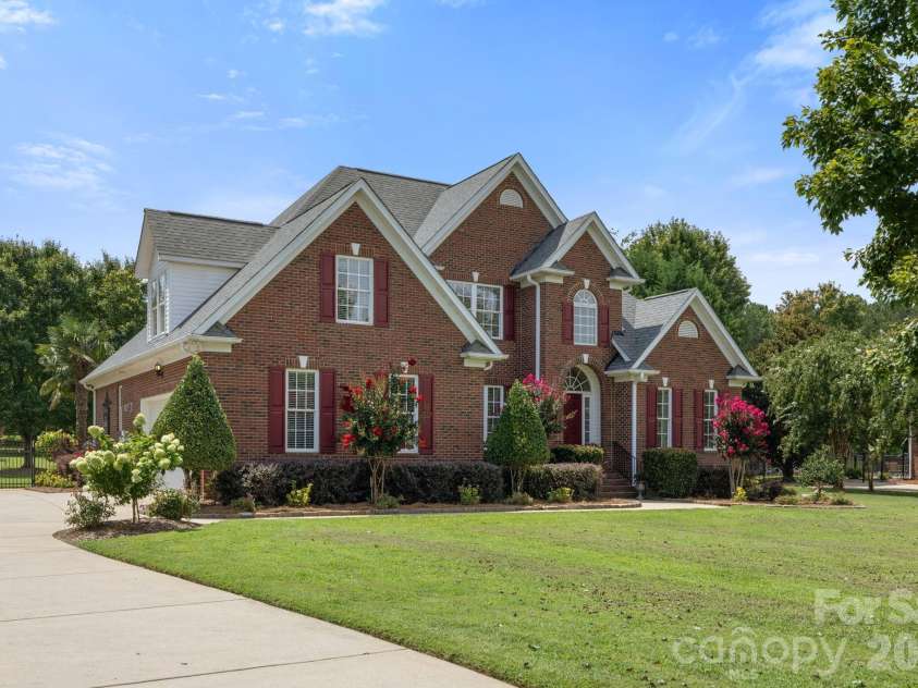 527 Hallman Drive, Rock Hill, SC 29732.  MLS# CAR4401140, YatesRealty ID 36719. 