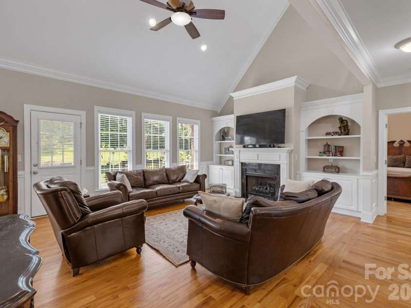 527 Hallman Drive, Rock Hill, SC 29732.  MLS# CAR4401140, YatesRealty ID 36719. 