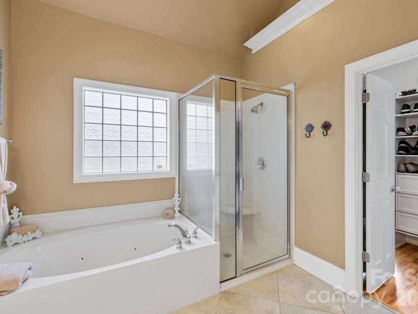527 Hallman Drive, Rock Hill, SC 29732.  MLS# CAR4401140, YatesRealty ID 36719. 
