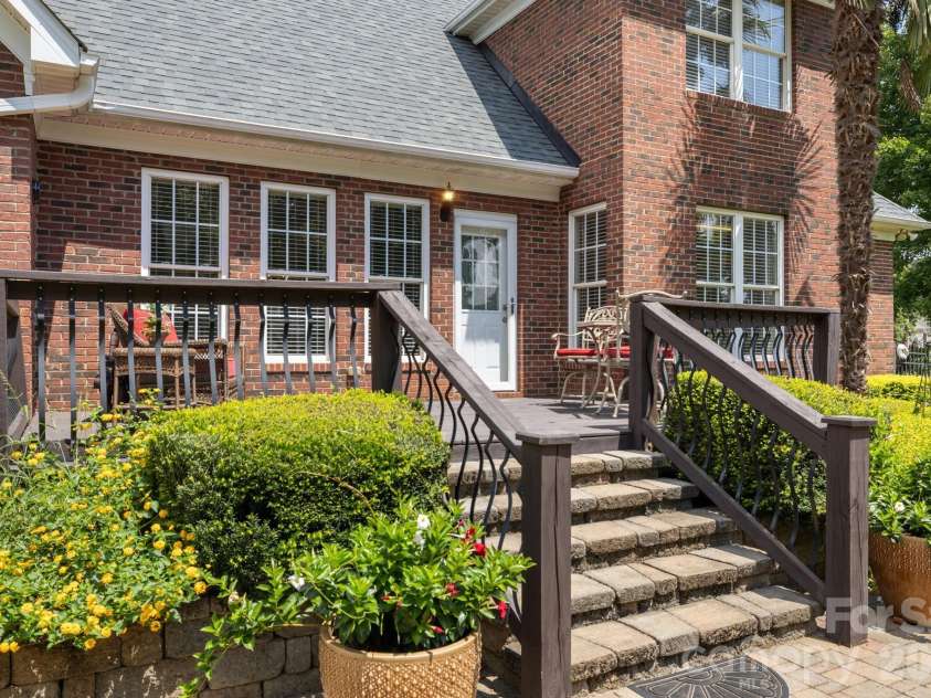 527 Hallman Drive, Rock Hill, SC 29732.  MLS# CAR4401140, YatesRealty ID 36719. 