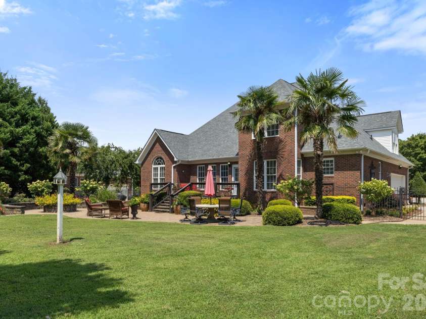 527 Hallman Drive, Rock Hill, SC 29732.  MLS# CAR4401140, YatesRealty ID 36719. 