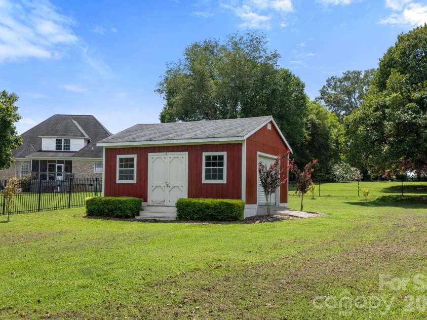 527 Hallman Drive, Rock Hill, SC 29732.  MLS# CAR4401140, YatesRealty ID 36719. 