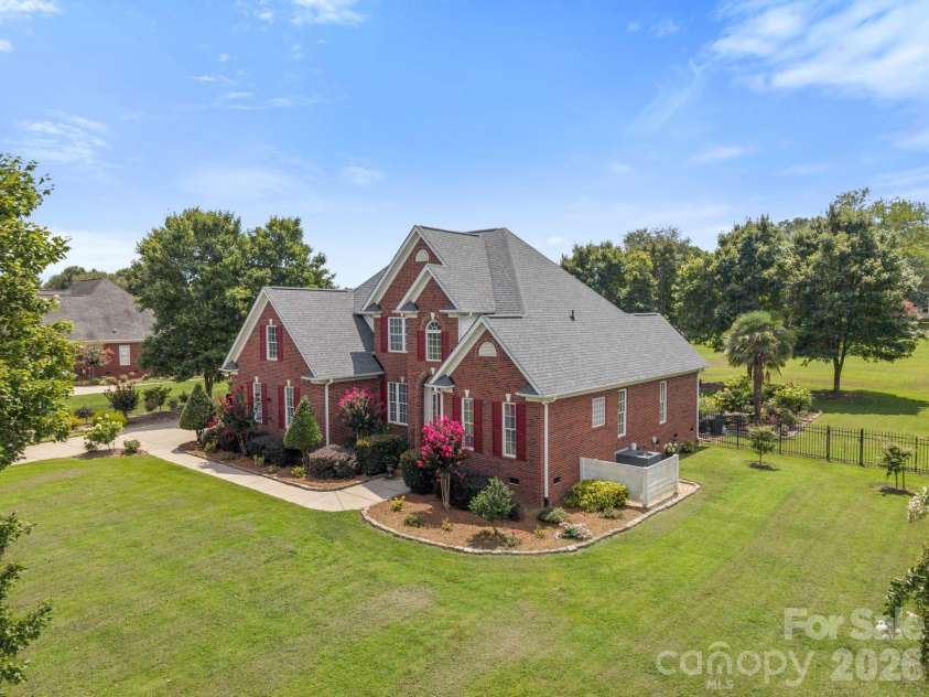 527 Hallman Drive, Rock Hill, SC 29732.  MLS# CAR4401140, YatesRealty ID 36719. 