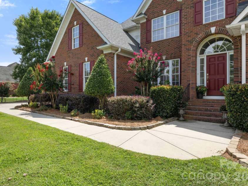527 Hallman Drive, Rock Hill, SC 29732.  MLS# CAR4401140, YatesRealty ID 36719. Full Brick