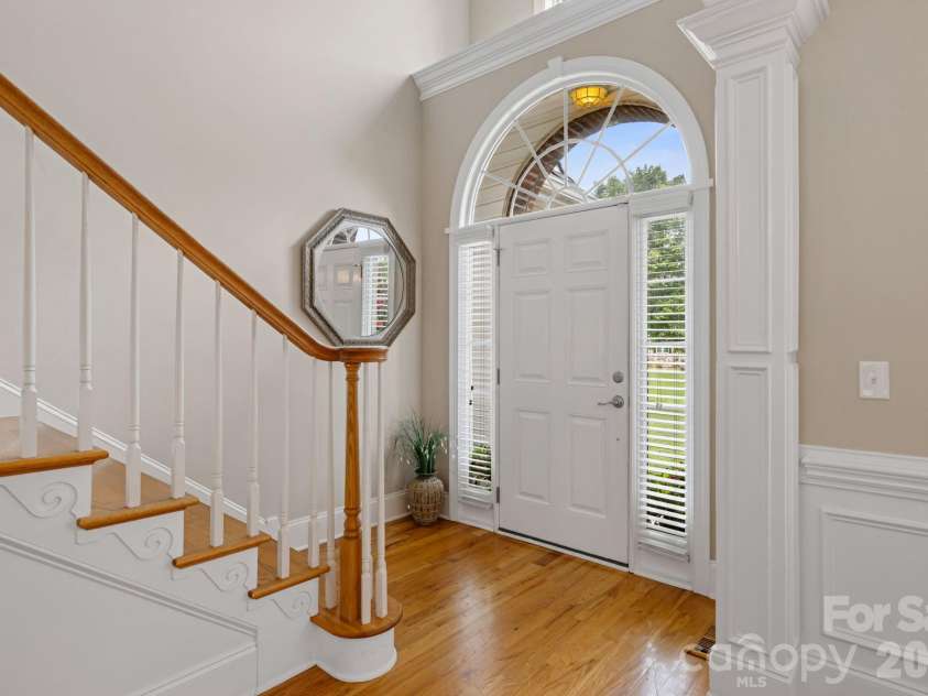 527 Hallman Drive, Rock Hill, SC 29732.  MLS# CAR4401140, YatesRealty ID 36719. Hardwood floors