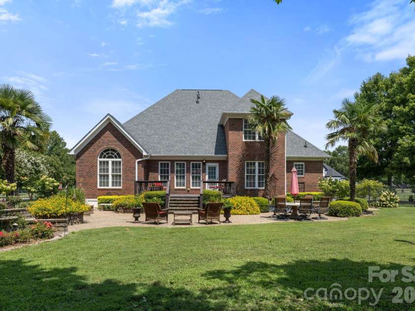 527 Hallman Drive, Rock Hill, SC 29732.  MLS# CAR4401140, YatesRealty ID 36719. NO HOA
