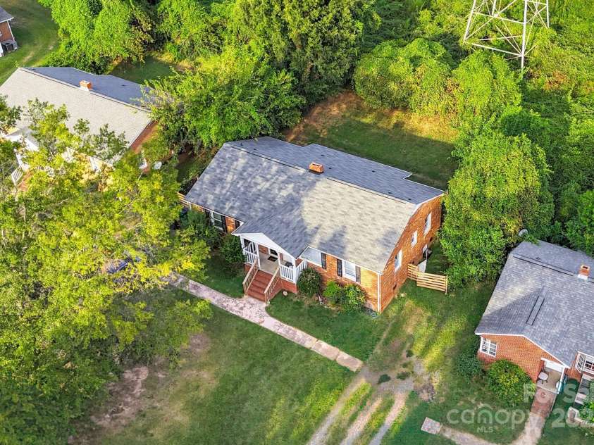 2701 Watson Drive, Charlotte, NC 28208.  MLS# CAR4303278, YatesRealty ID 3672. 