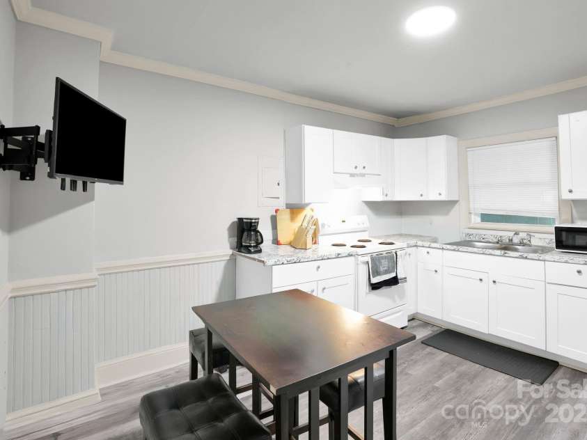 2701 Watson Drive, Charlotte, NC 28208.  MLS# CAR4303278, YatesRealty ID 3672. Unit 1