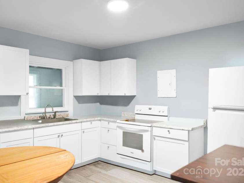 2701 Watson Drive, Charlotte, NC 28208.  MLS# CAR4303278, YatesRealty ID 3672. Unit 2