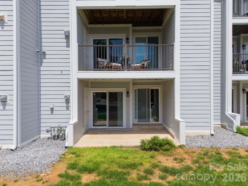 18817 Nautical Drive, Cornelius, NC 28031.  MLS# CAR4395869, YatesRealty ID 36724. 