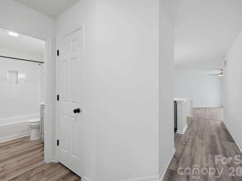 18817 Nautical Drive, Cornelius, NC 28031.  MLS# CAR4395869, YatesRealty ID 36724. 