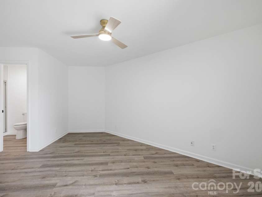 18817 Nautical Drive, Cornelius, NC 28031.  MLS# CAR4395869, YatesRealty ID 36724. 