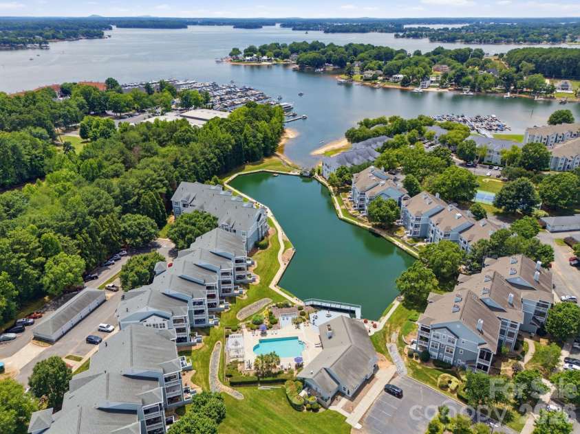 18817 Nautical Drive, Cornelius, NC 28031.  MLS# CAR4395869, YatesRealty ID 36724. 