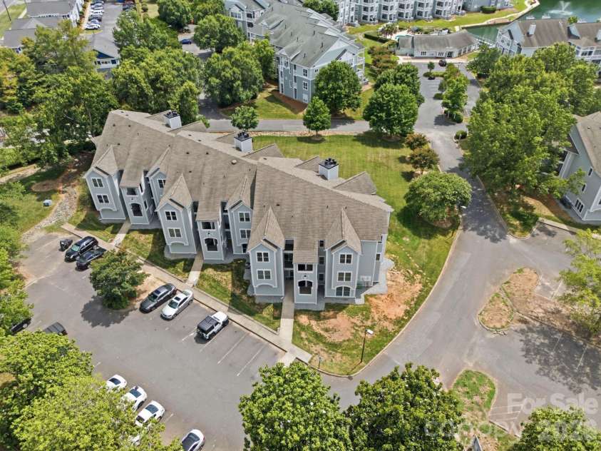 18817 Nautical Drive, Cornelius, NC 28031.  MLS# CAR4395869, YatesRealty ID 36724. 