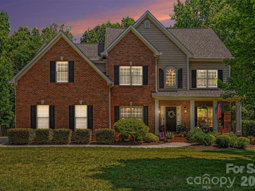 5621 Turkey Oak Drive, Mint Hill, NC 28227.  MLS# CAR4395917, YatesRealty ID 36725. 