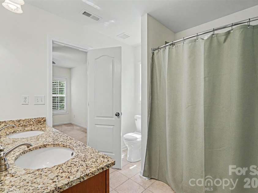 5621 Turkey Oak Drive, Mint Hill, NC 28227.  MLS# CAR4395917, YatesRealty ID 36725. 